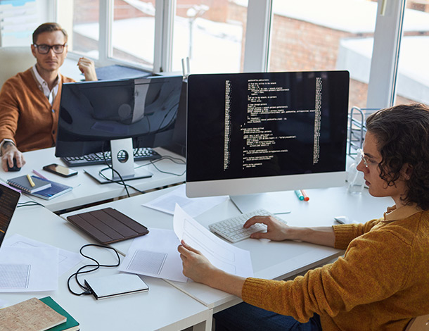 Professional Express.js Development Services in Doha, Qatar | RedBerries